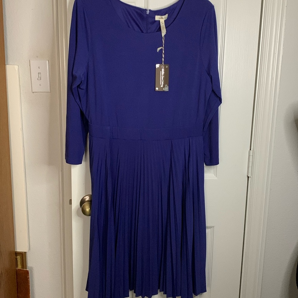 Periwinkle dress with pleated skirt Large